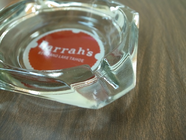 VINTAGE Harrah's ASHTRAY