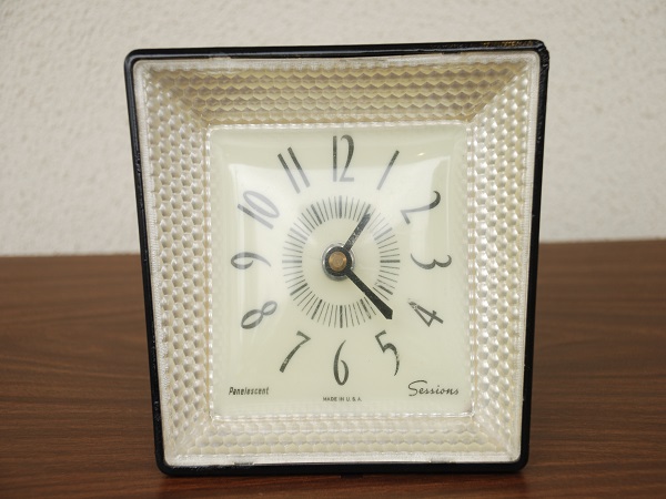 VINTAGE Sessions Clock
