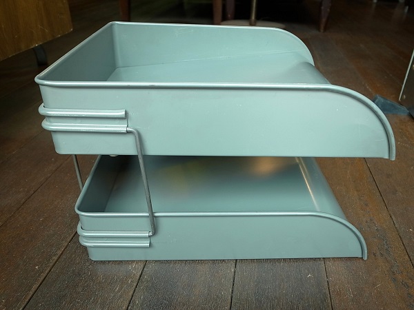 VINTAGE DOCUMENT TRAY