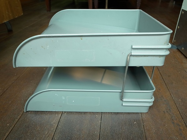 VINTAGE DOCUMENT TRAY