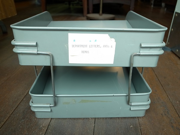 VINTAGE DOCUMENT TRAY