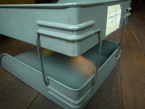 VINTAGE DOCUMENT TRAY