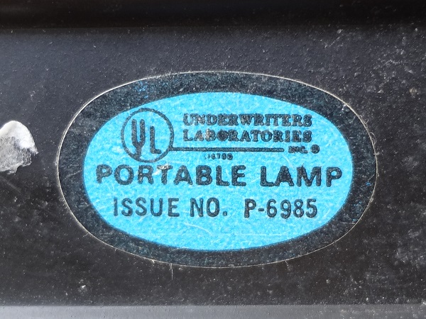 VINTAGE DESK LAMP W/LENS