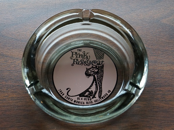 VINTAGE 1960'S ASHTRAY THE PINK PUSSYCAT