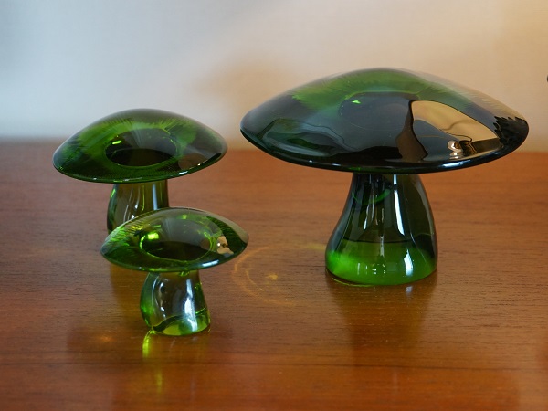 MID CENTURY VIKING GLASS MUSHROOMS