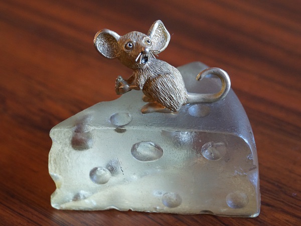 VINTAGE MOUSE & CHEESE OBJET