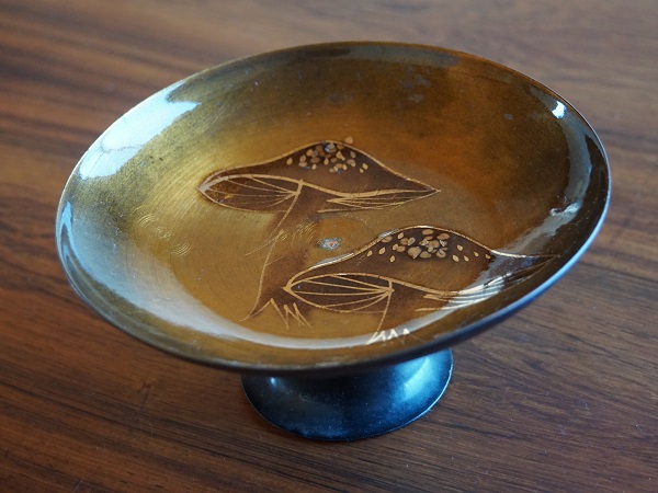 VINTAGE MUSHROOM TRAY